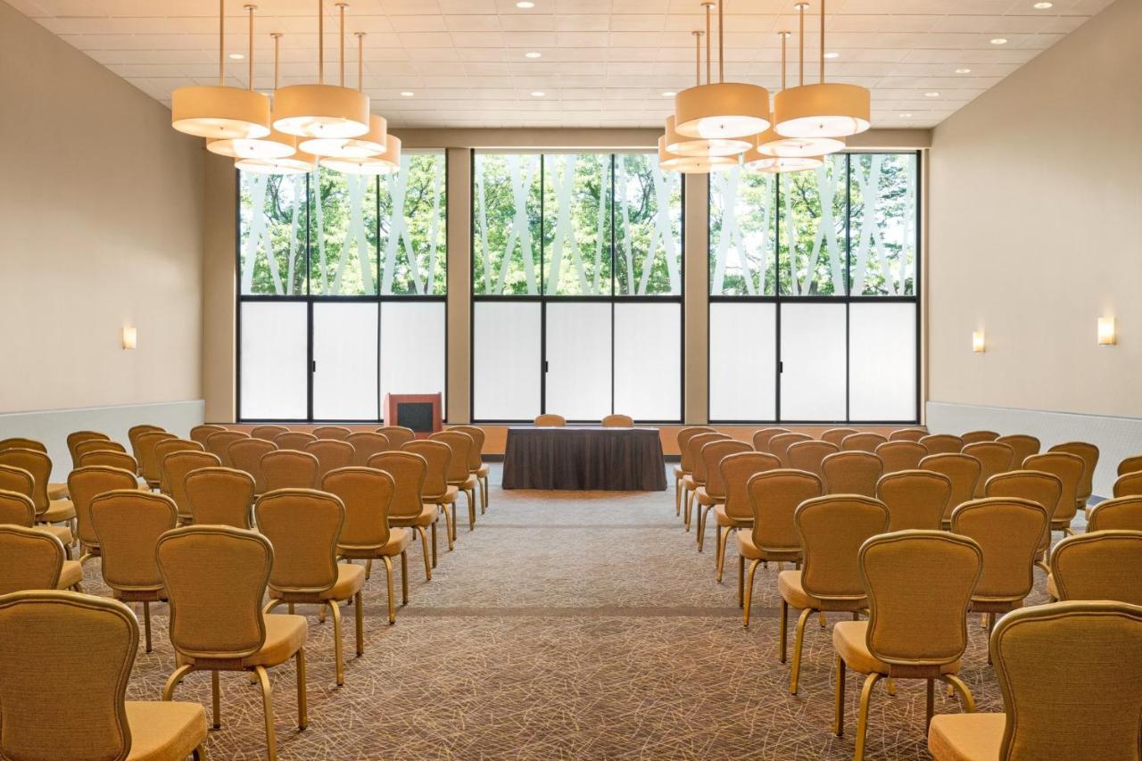 Holiday Inn Boston - Cambridge Area By Ihg Somerville Zewnętrze zdjęcie